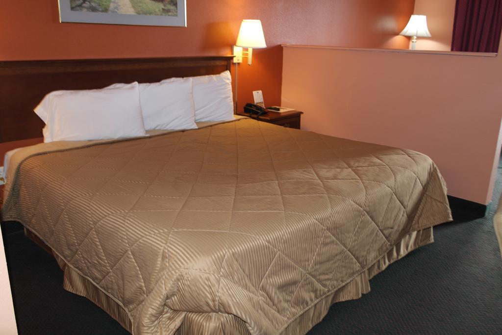 Americas Best Value Inn And Suites Knoxville Ngoại thất bức ảnh